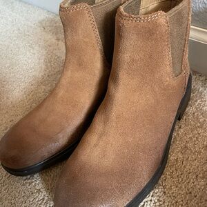 UGG Women's Chestnut Suede Chelsea Ankle Boots